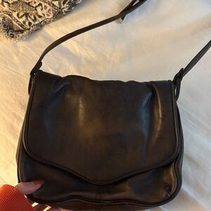 Elegant Black Leather Shoulder Bag